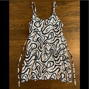 Black and white west moon dress woman’s size small